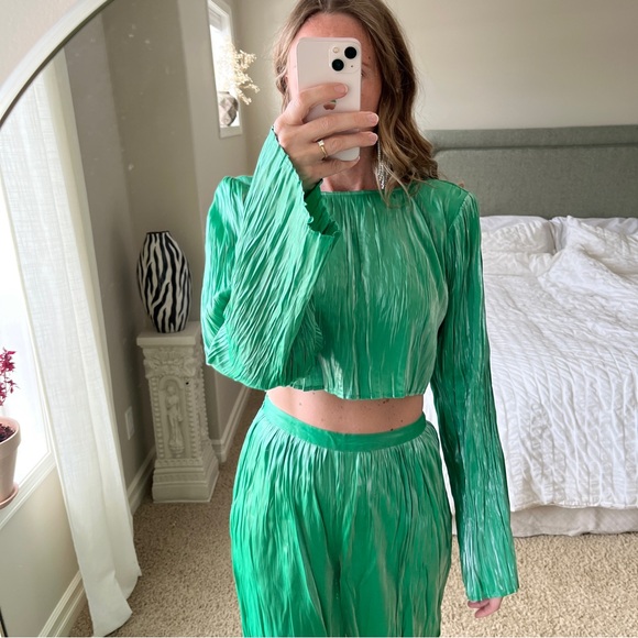 NA-KD plisse set structure pants and blouse - Picture 4 of 6